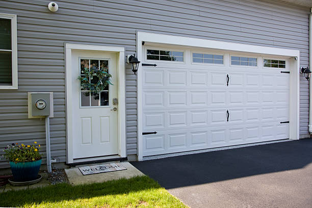 24/7 Emergency Garage Door Panel Replacement experts in Stevenson, AL